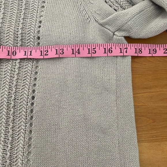 Lucky Brand Layered Split Back Metallic Sweater Gray Cream Gold Womens Size XS - Picture 10 of 14